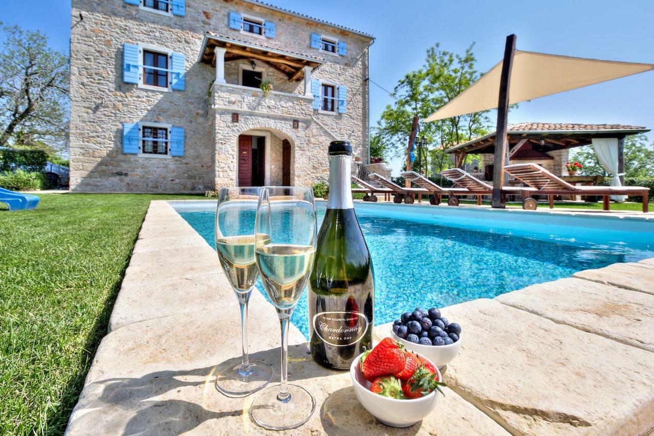 אומאג Villa Dora מראה חיצוני תמונה